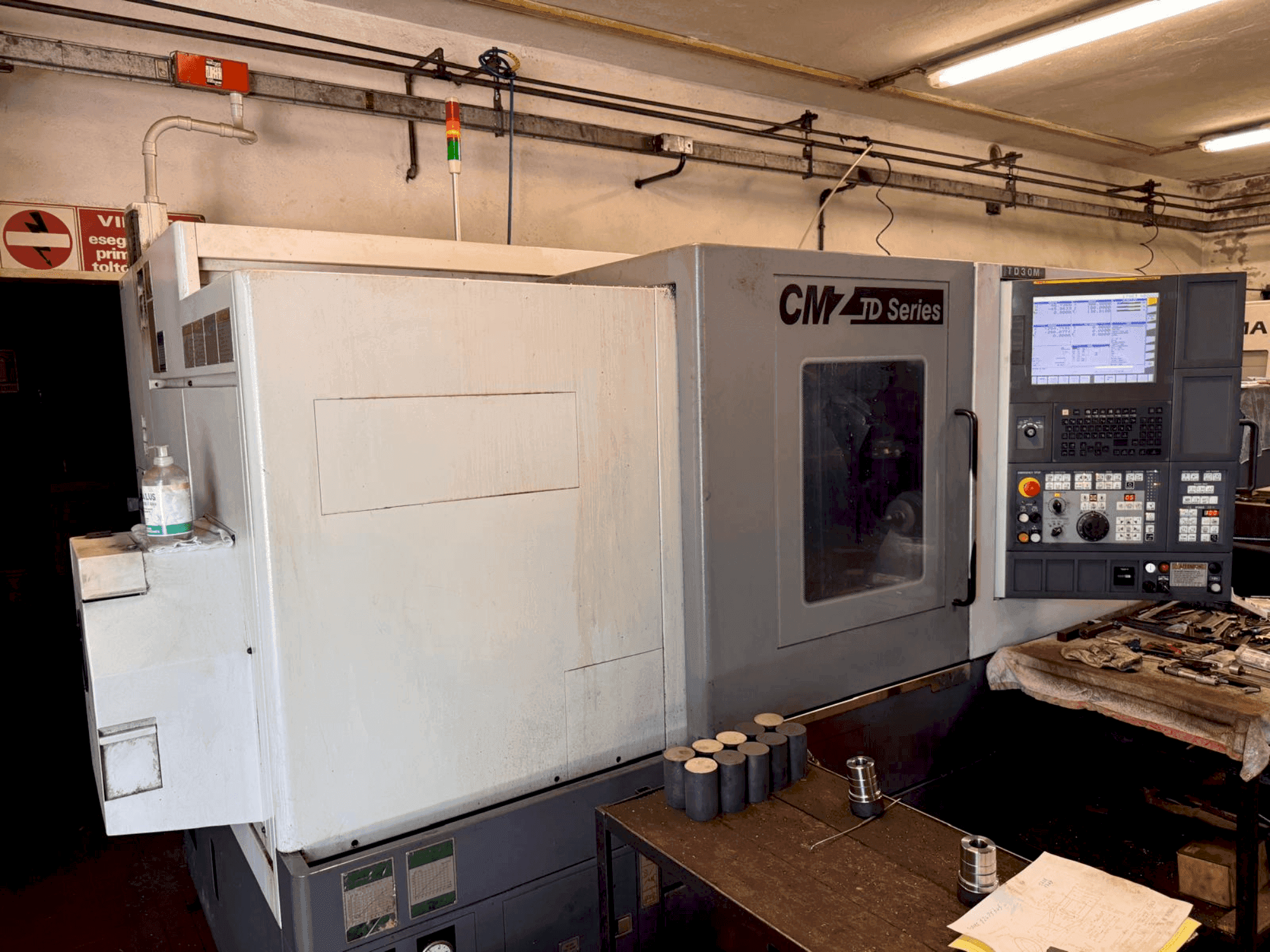 Makine  CMZ TD30M - Önden görünüm