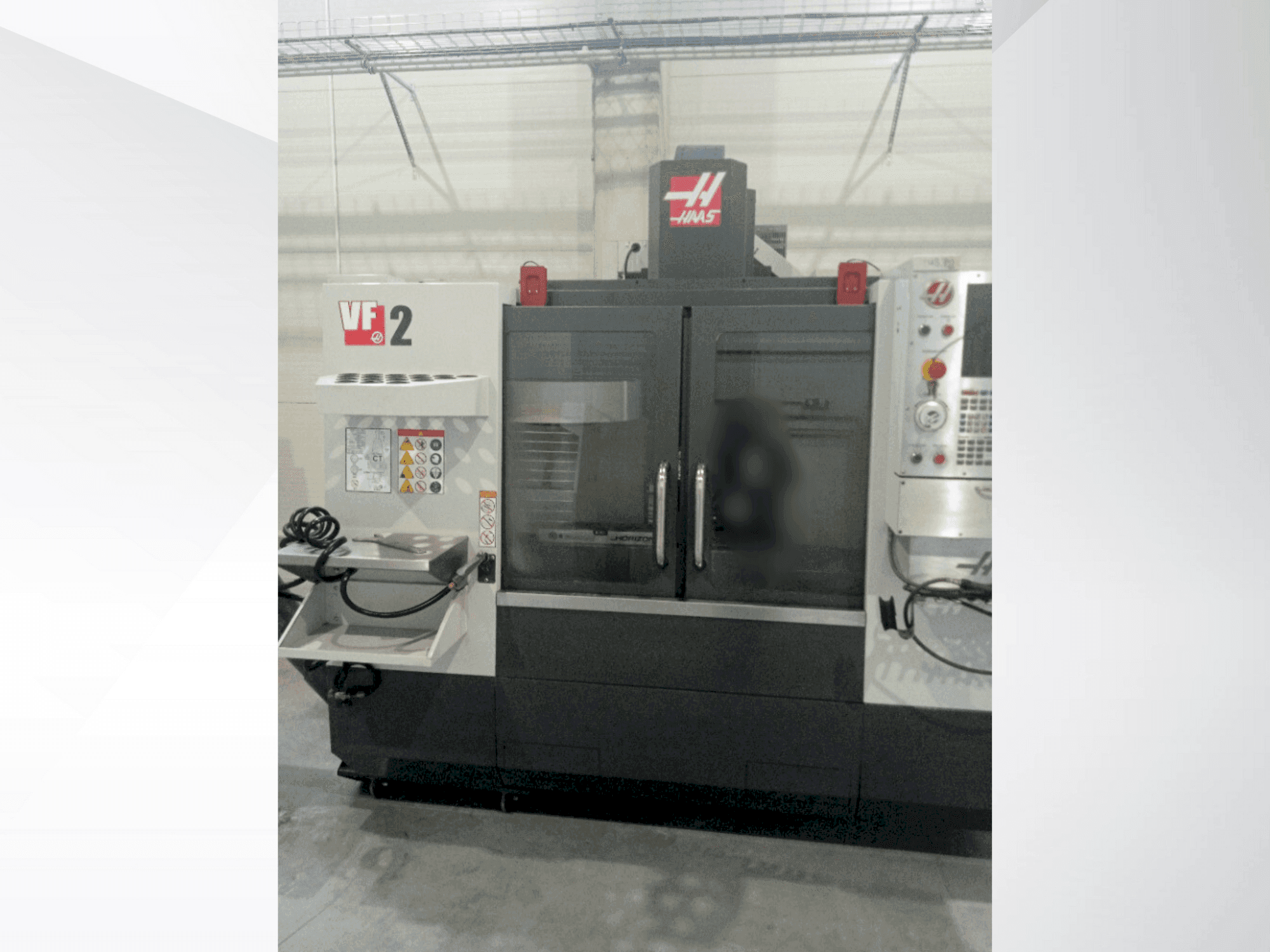 Makine  HAAS VF-2 - Önden görünüm