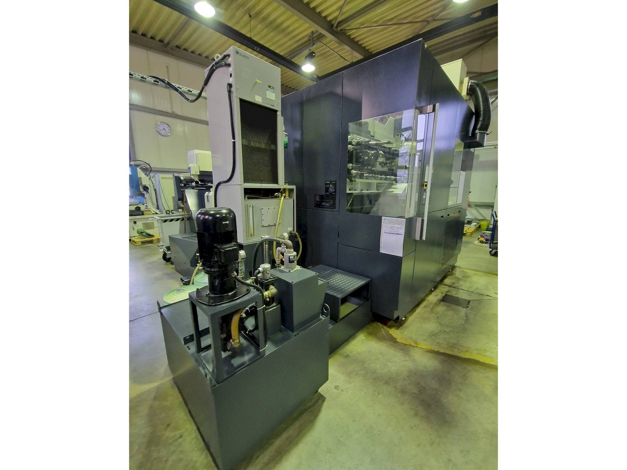 Makine  Makino F9 - Önden görünüm