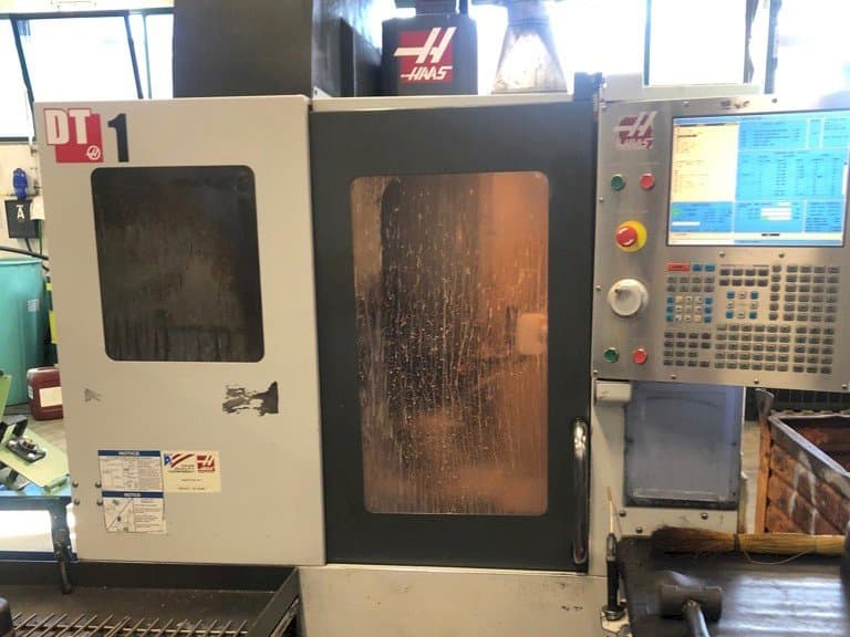 Makine  HAAS DT1 - Önden görünüm