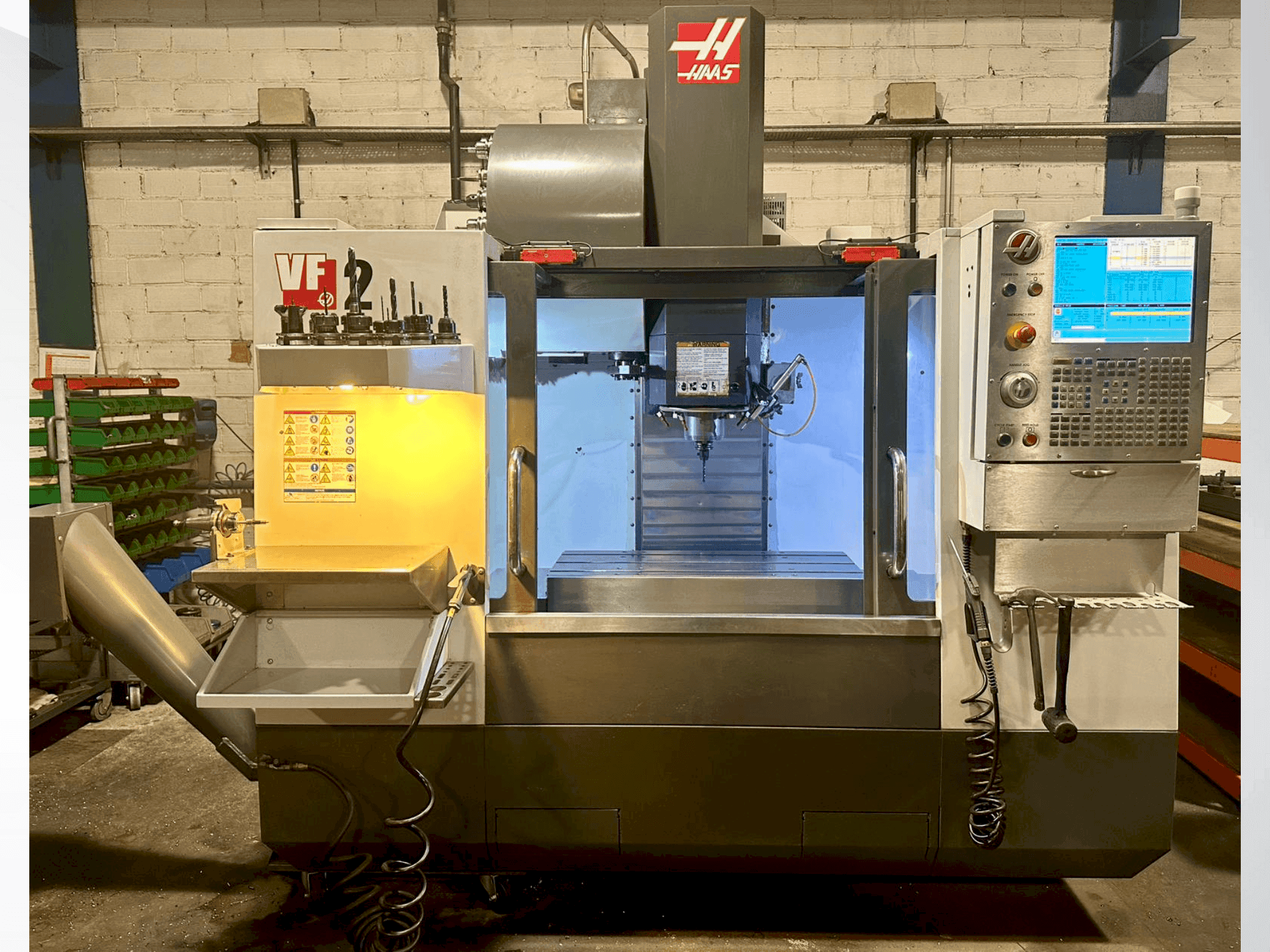 Makine  HAAS VF-2 - Önden görünüm