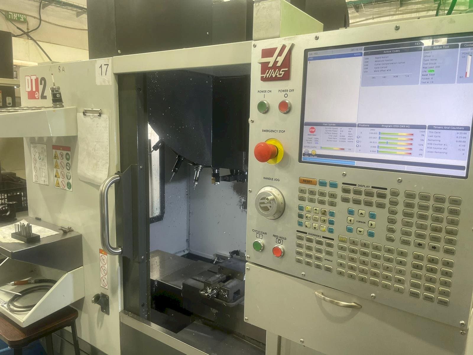 Makine  HAAS DT-2 - Önden görünüm