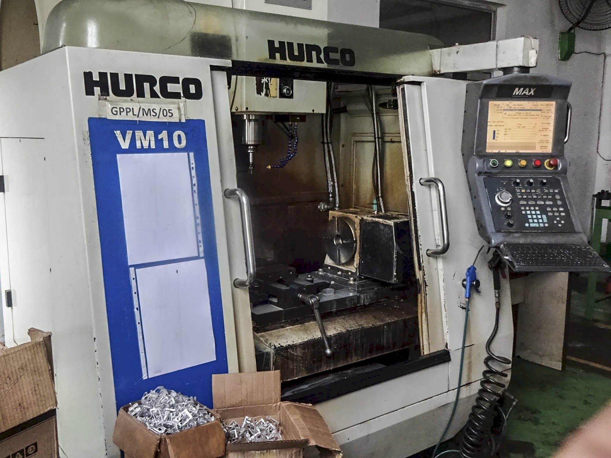 Makine  Hurco - Sol görünüm VM10