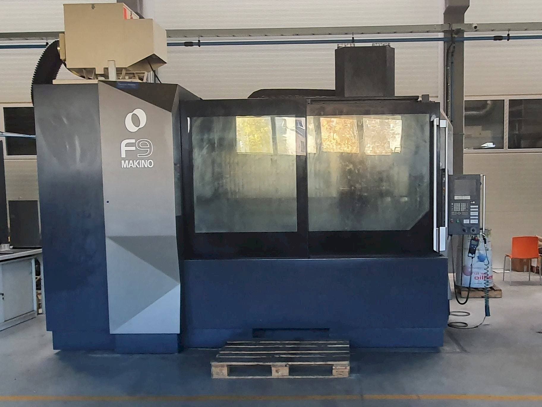 Makine  Makino F9 - Önden görünüm