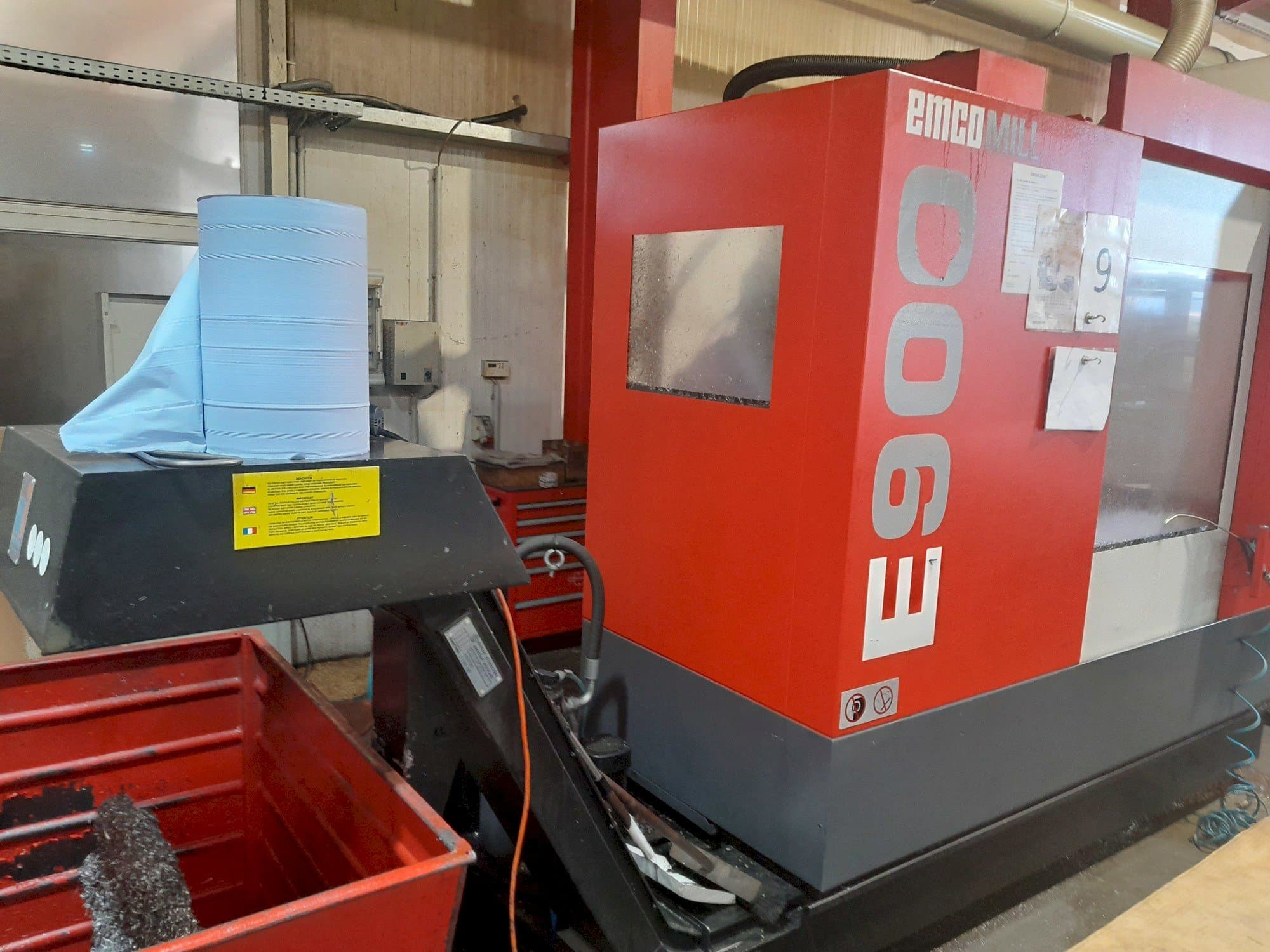 Makine  EMCO E900 - Önden görünüm