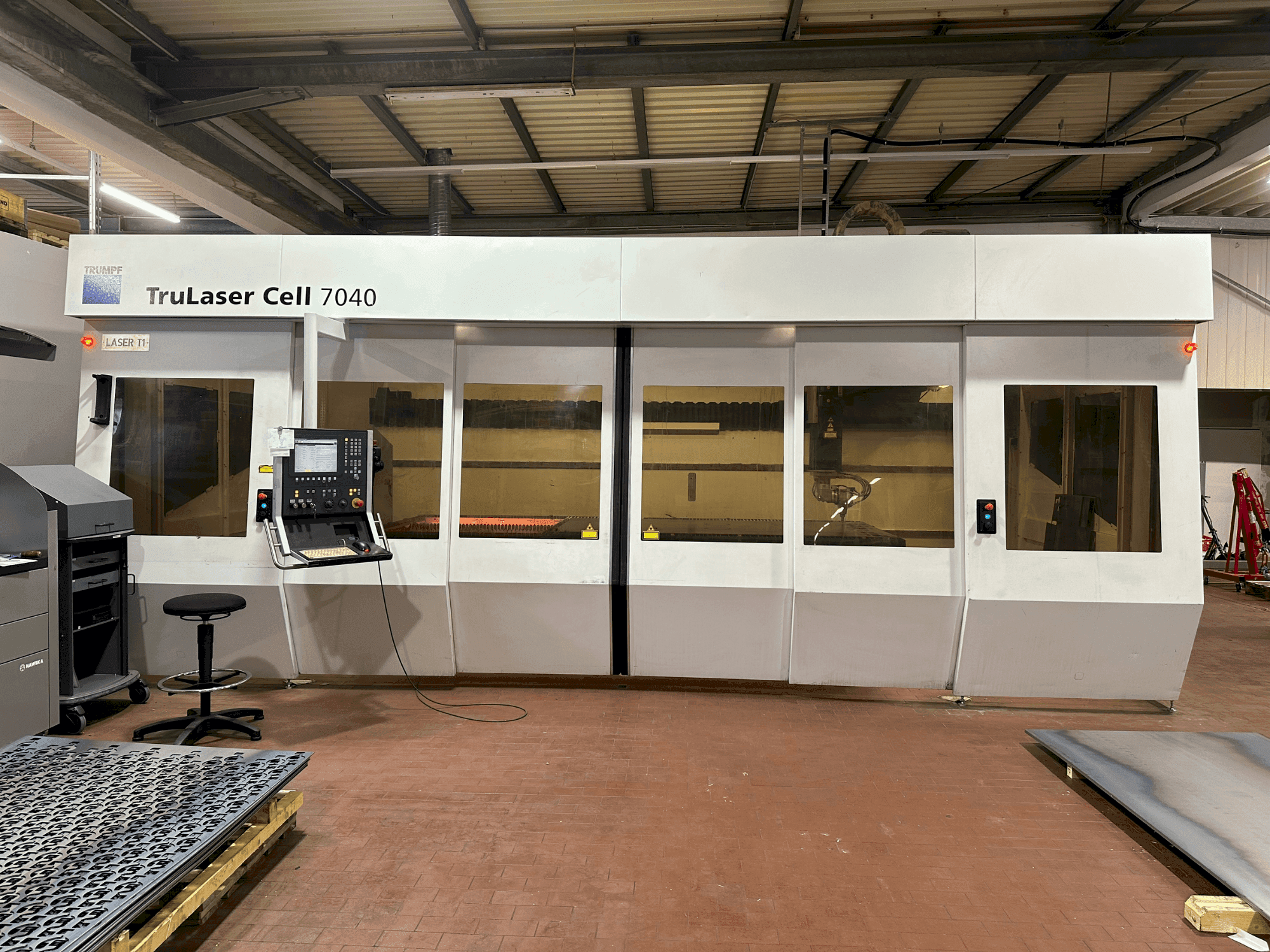 Makine TRUMPF TruLaser Cell 7040 - Önden görünüm