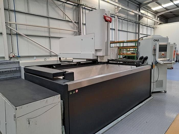 Makine ONA QX8 B1 L - Önden görünüm