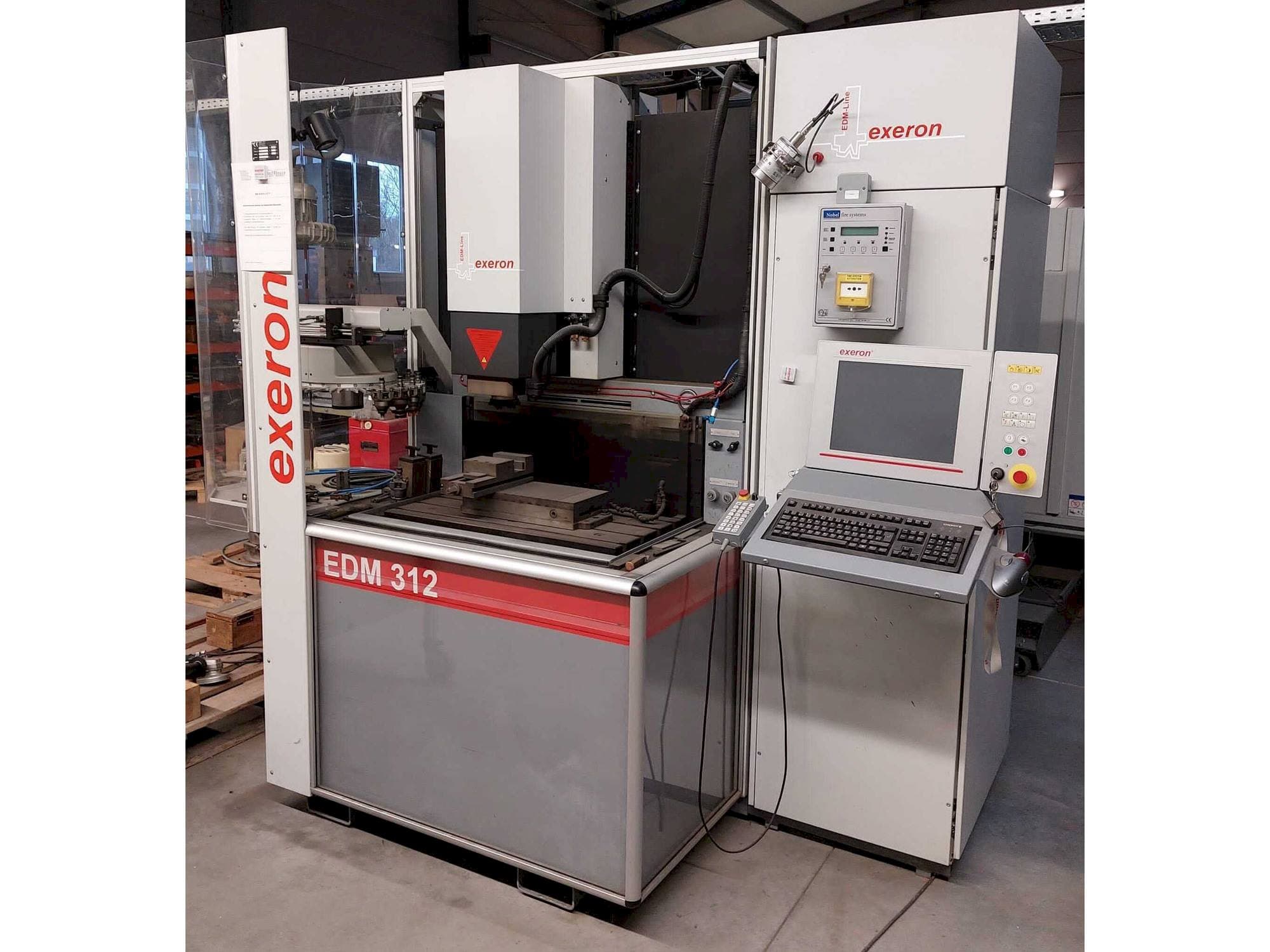 Makine Exeron EDM 312 MF20 - Önden görünüm