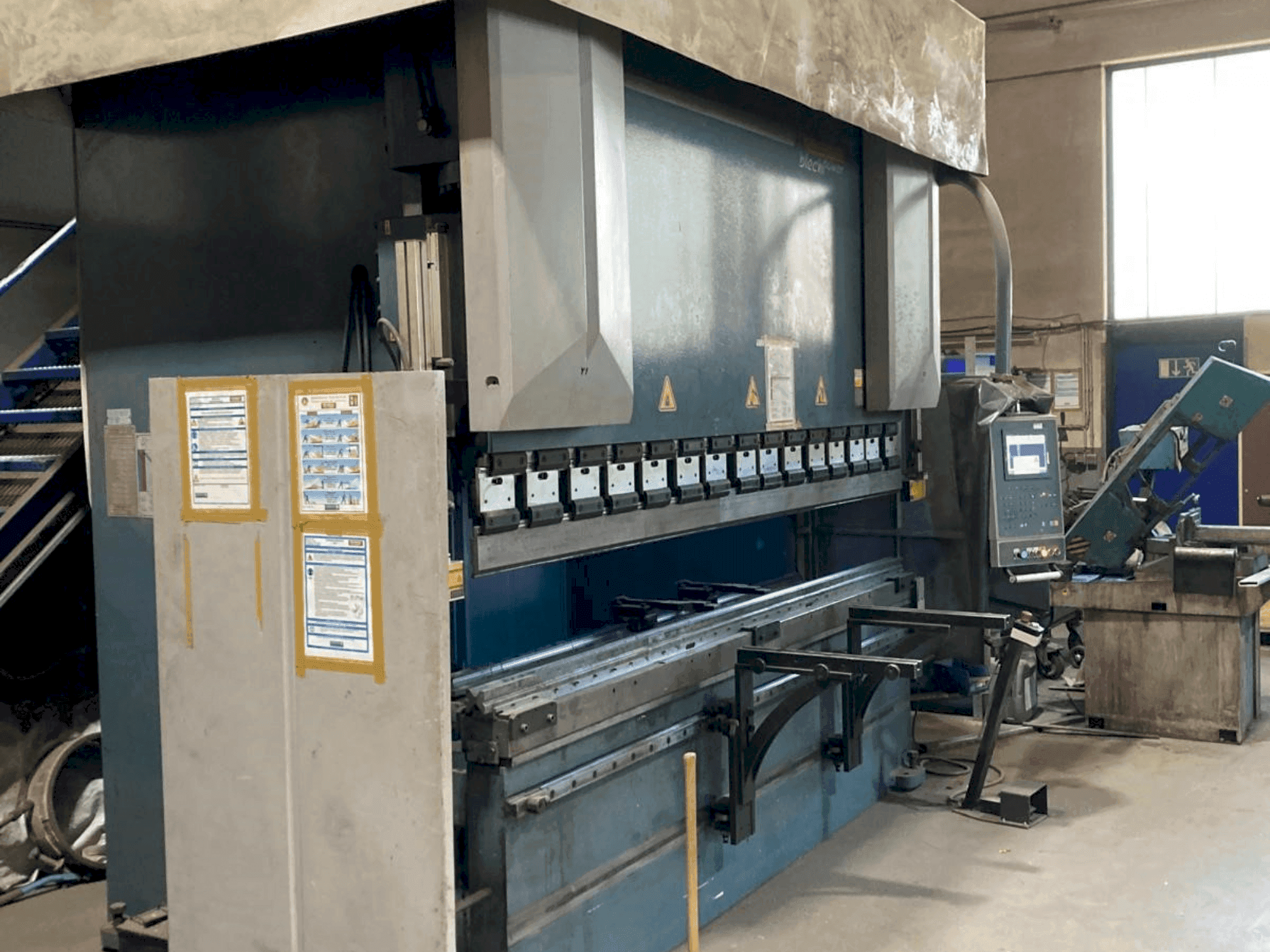 Makine  Hesse AD-R30320 - Önden görünüm