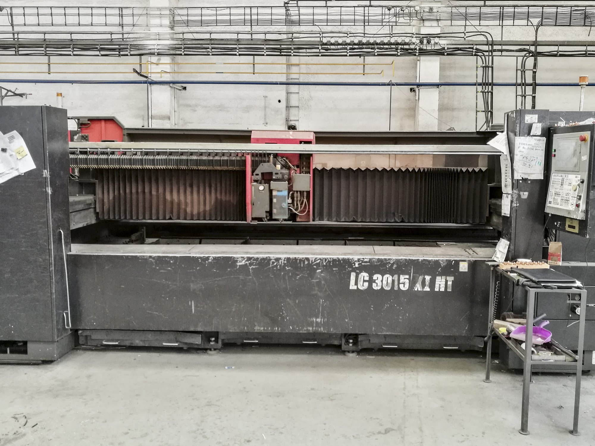 Makine AMADA - Önden görünüm LC 3015 X1 NT