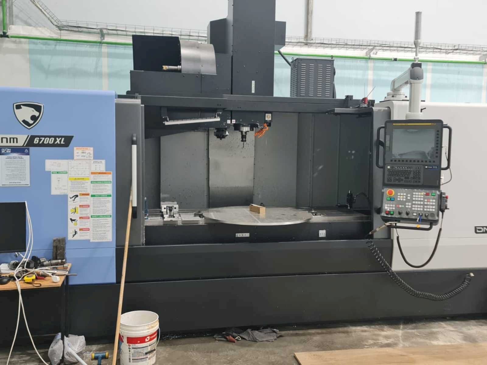 Makine Doosan DNM 6700 XL - Önden görünüm