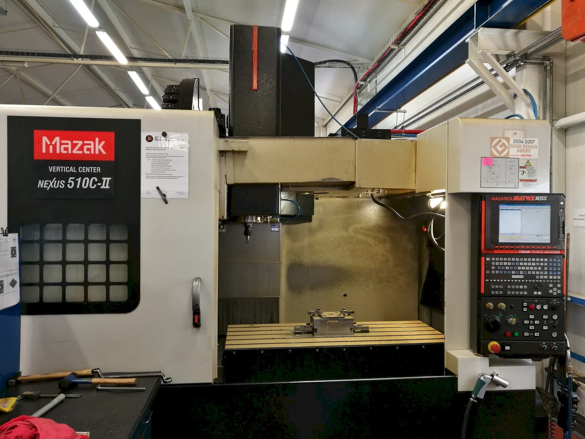 Makine Mazak VC Nexus 510C-II - Önden görünüm
