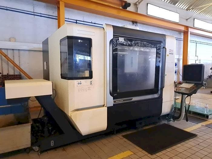 Makine DMG MORI DMC 1150V - Önden görünüm