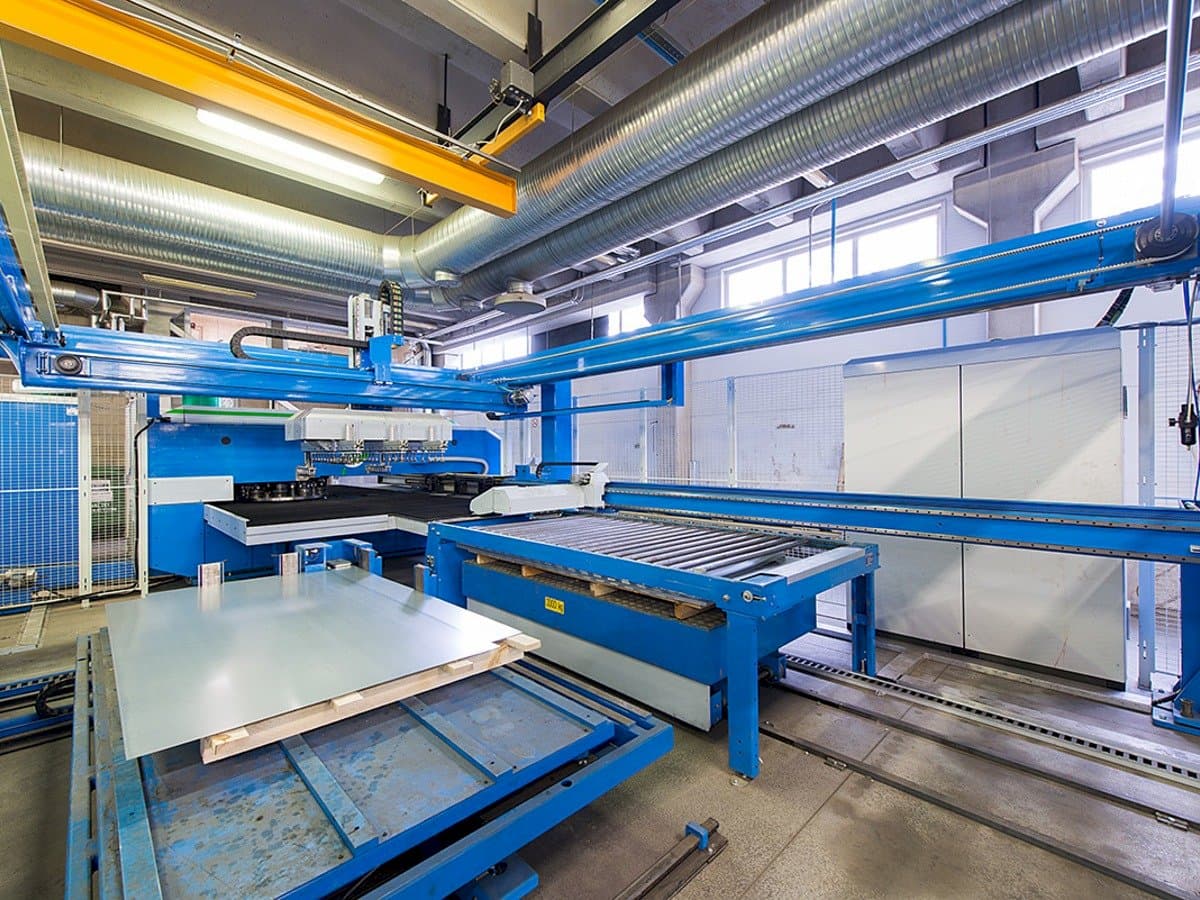 Makine  Finn-Power E 5 Lui - Sol taraftaki görüntü