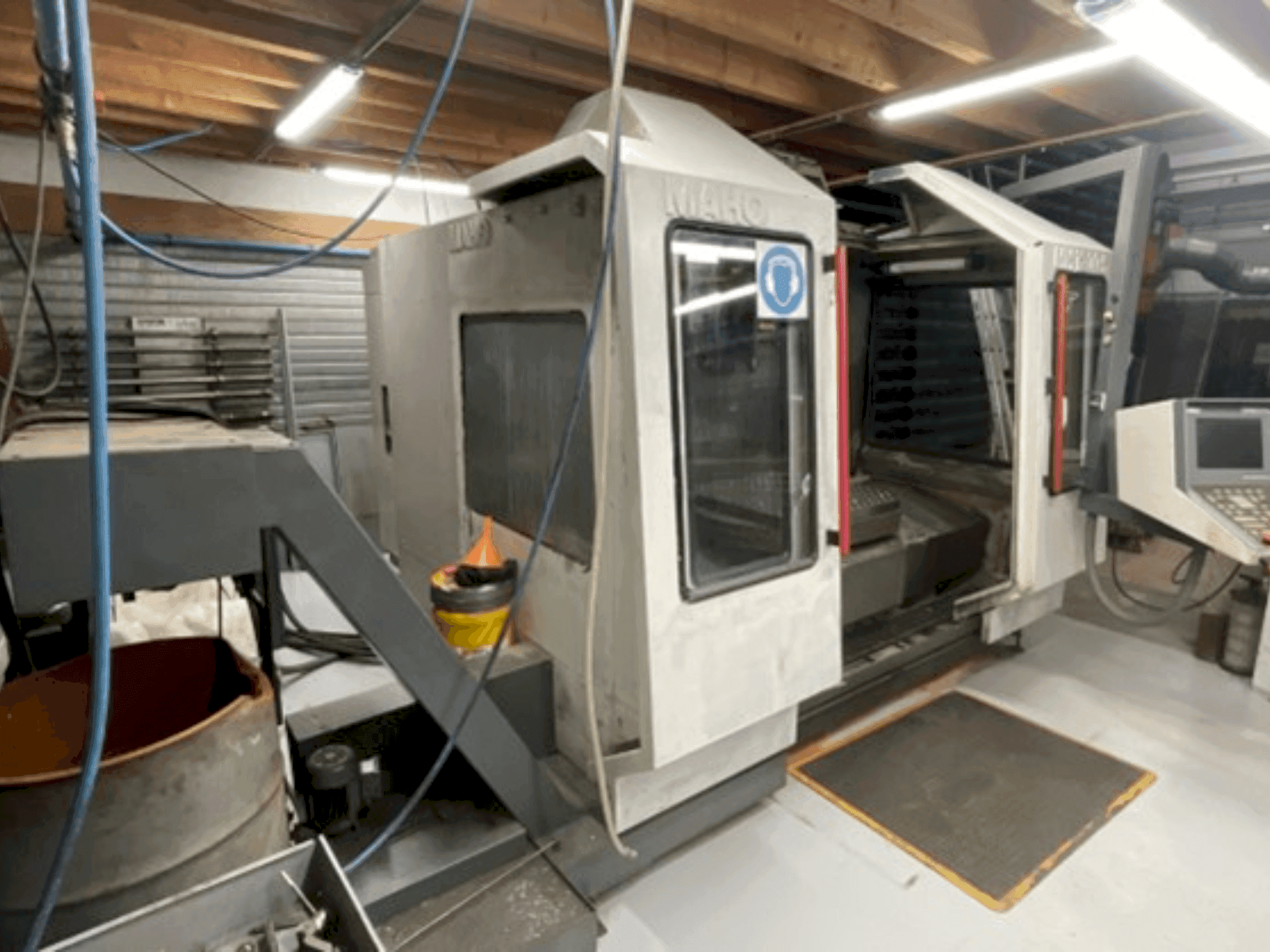 Makine  MAHO MH1200S - Önden görünüm