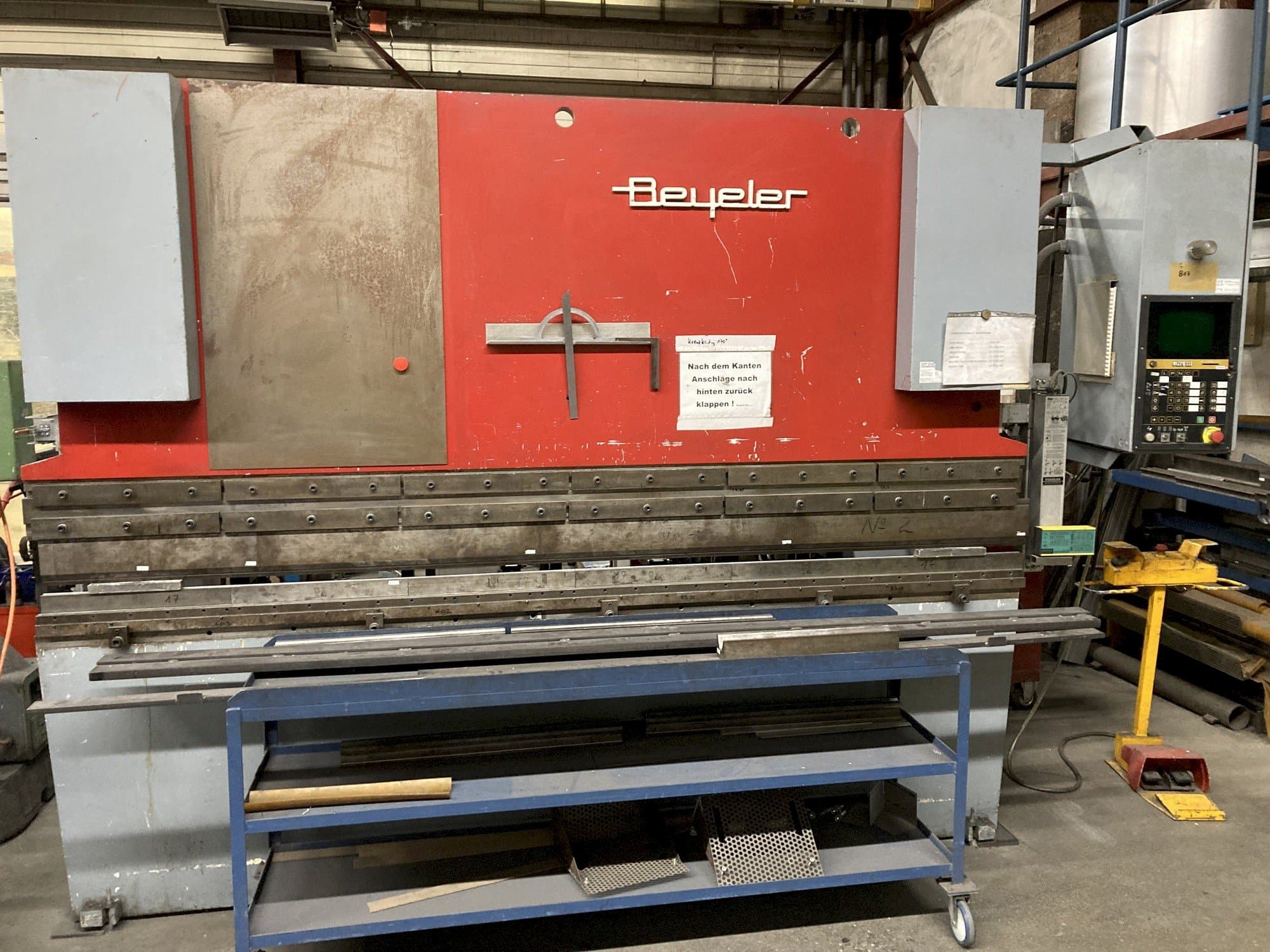 Makine BEYELER M3 - Önden görünüm