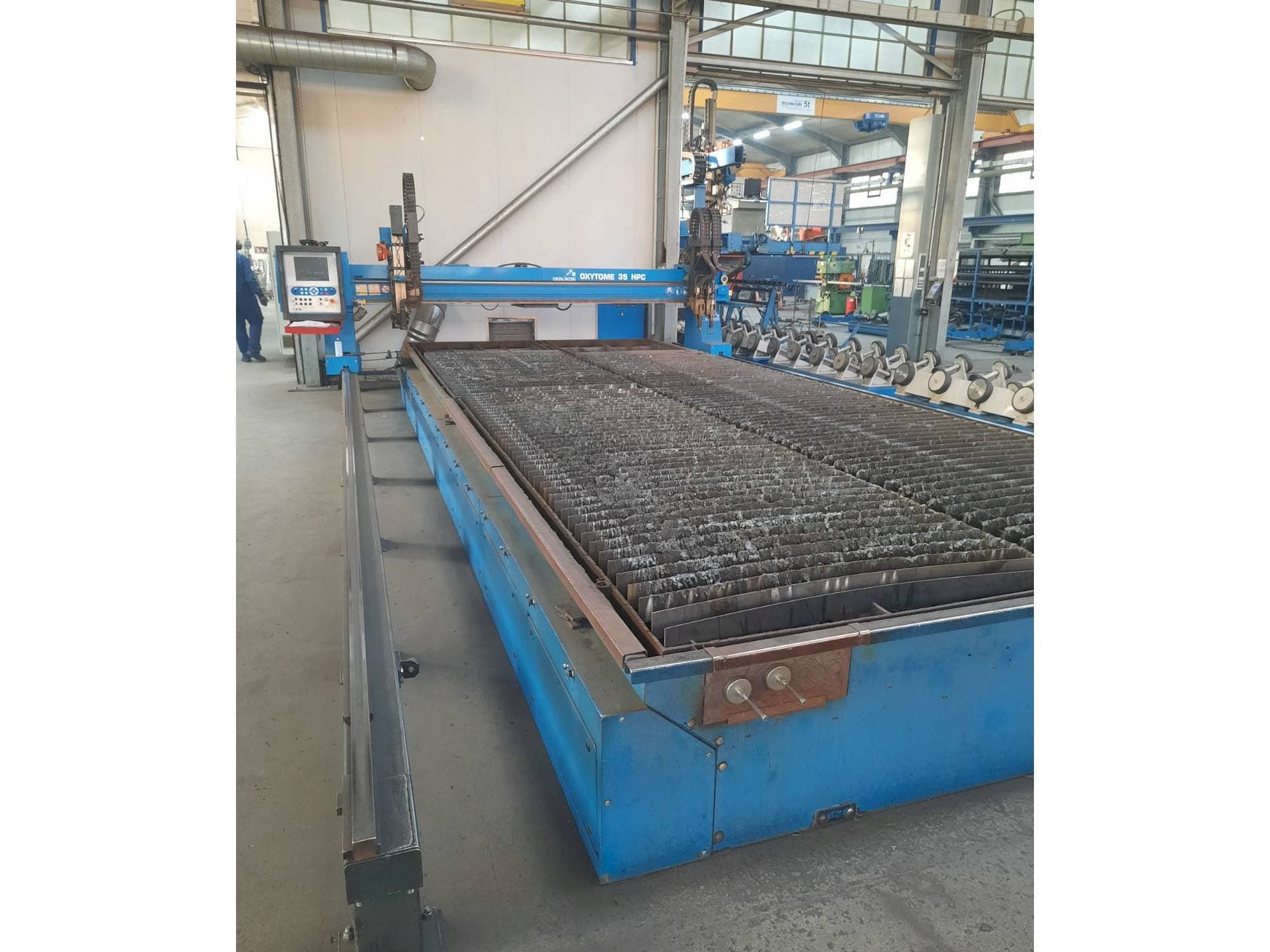 Makine Oerlikon Oxytome 35 HPC - Önden görünüm