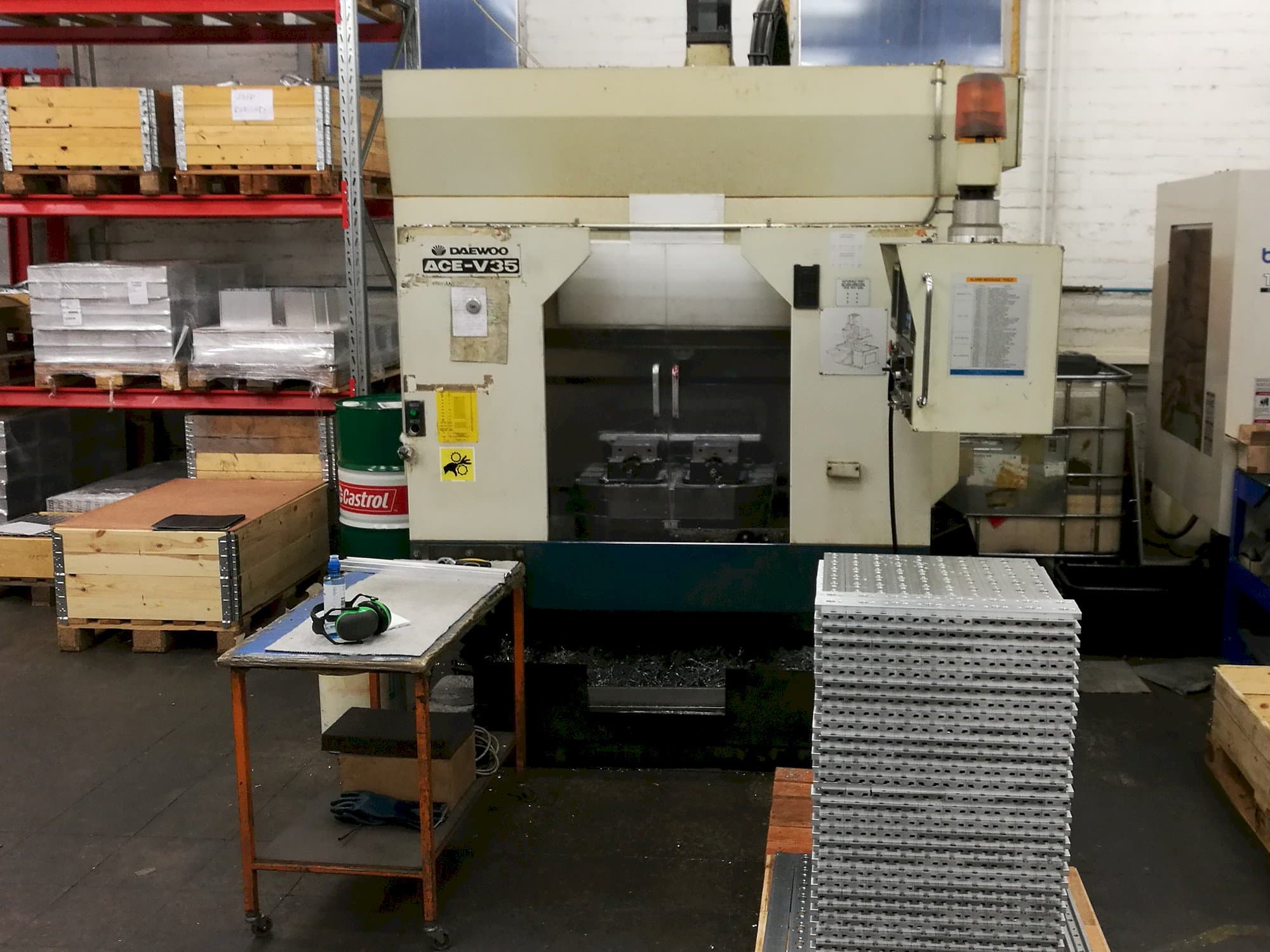 Makine  DAEWOO - Önden görünüm ACE V-35