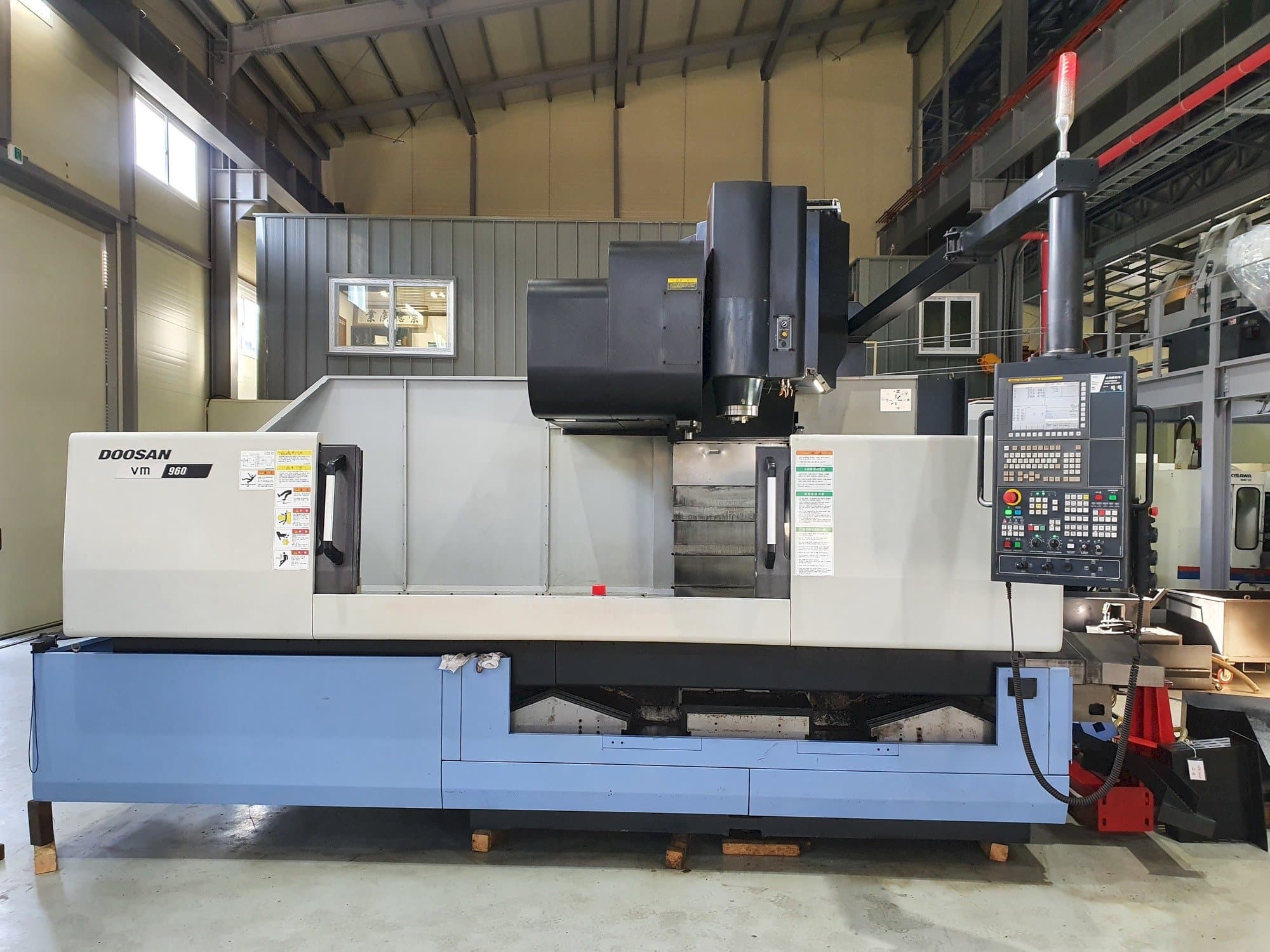 Makine  Doosan VM 960 - Önden görünüm