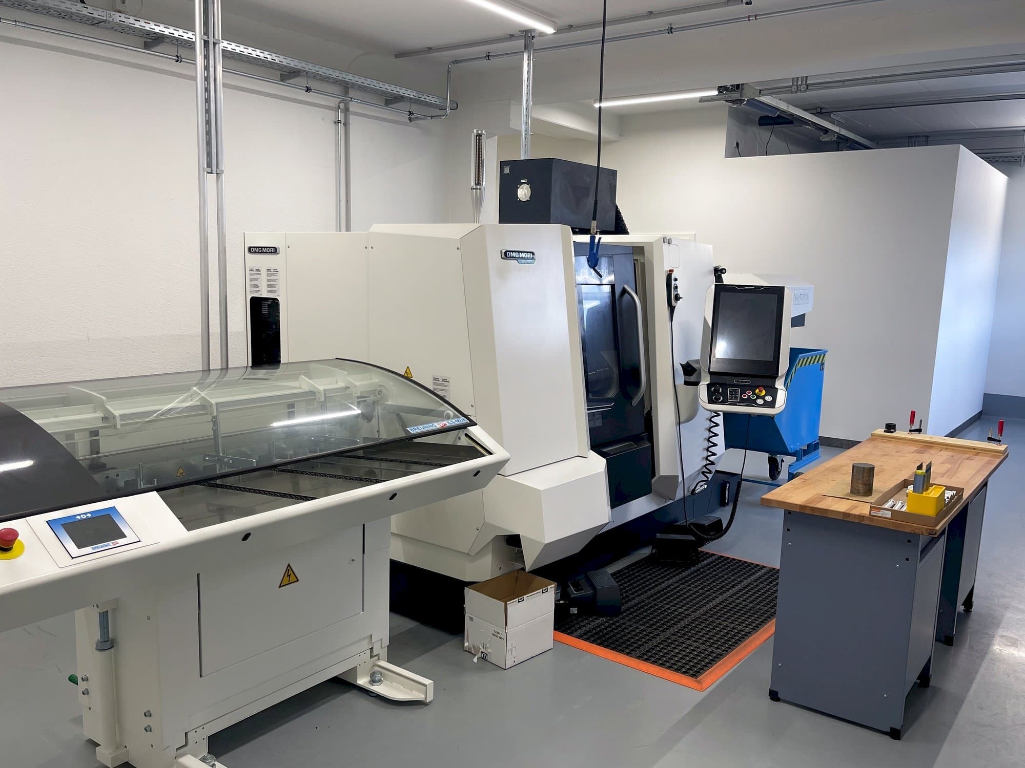 Makine DMG Mori Seiki CLX 350 V6 - Önden görünüm