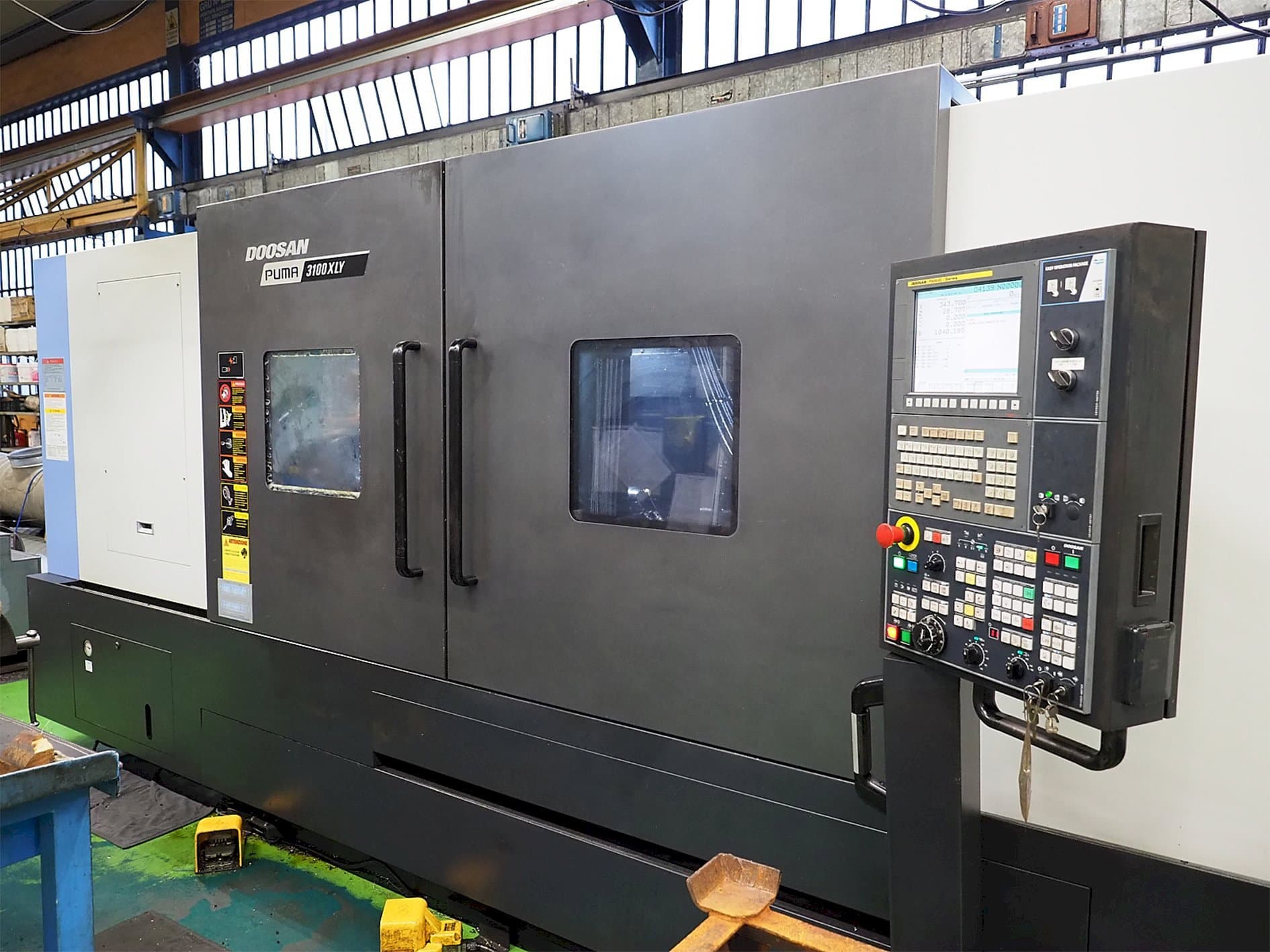 Makine Doosan Puma 3100XLY - Önden görünüm