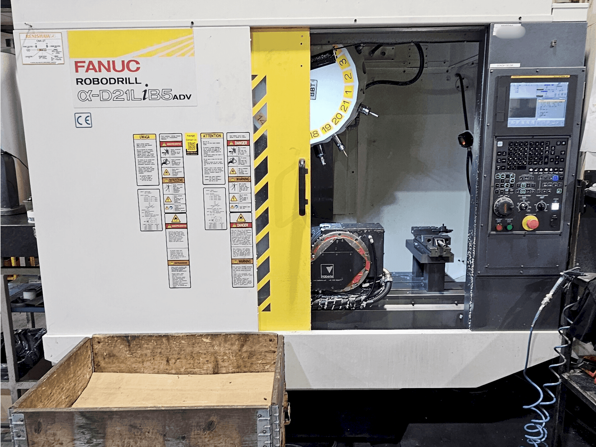 Makine  FANUC Robodrill α-D21L iB 5 ADV - Önden görünüm
