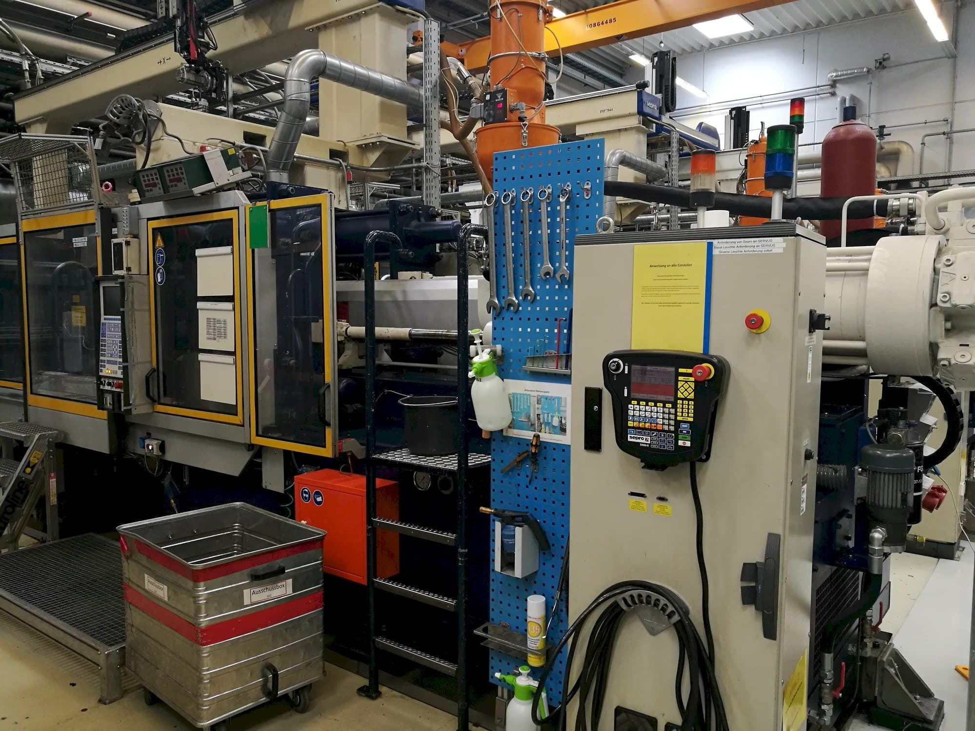 Makine  Krauss Maffei 350-2700 C2 - Önden görünüm