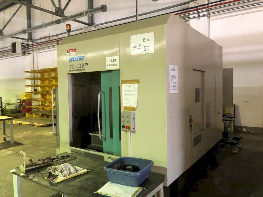 Makine Brother TC 32B - Önden görünüm