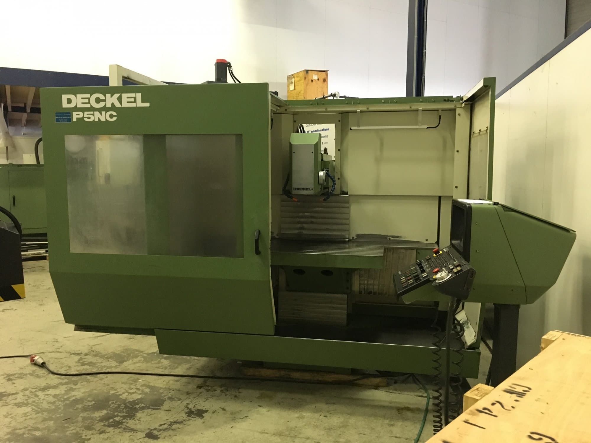Makine DECKEL - Önden görünüm FP5NC