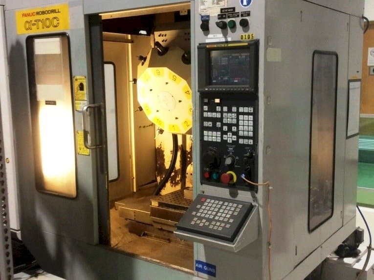 Makine FANUC RoboDrill Q-T10C - Önden görünüm