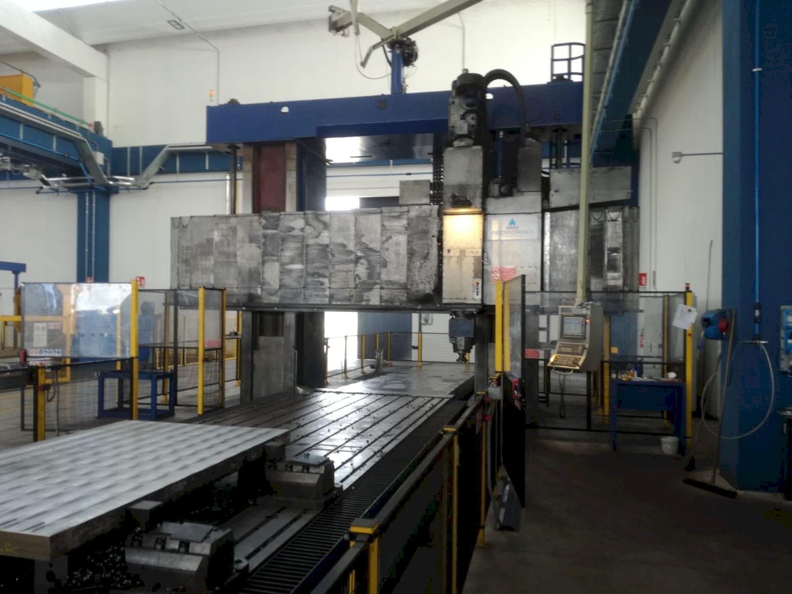 Makine STANKO Fresa a Portale - Önden görünüm