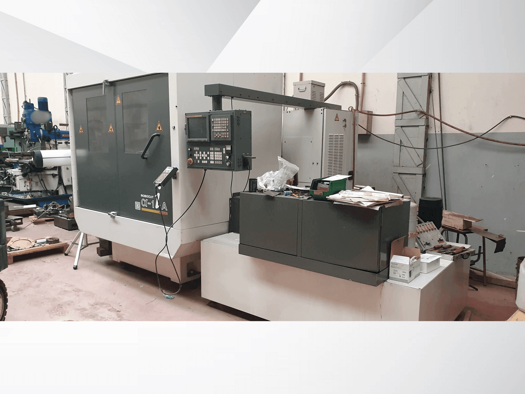 Makine FANUC Aplha-1iA - Önden görünüm