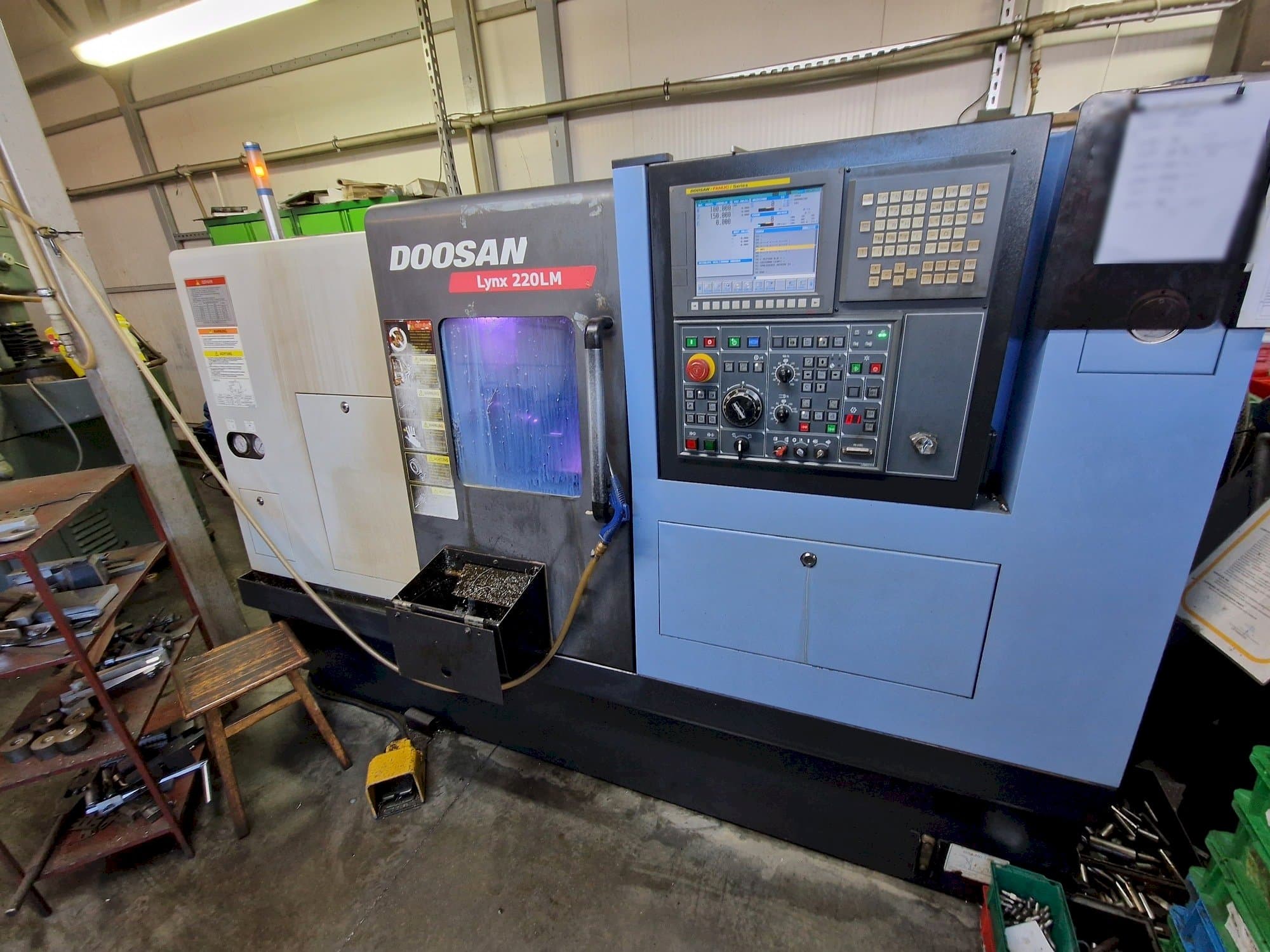 Makine Doosan LYNX 220 LMC - Önden görünüm