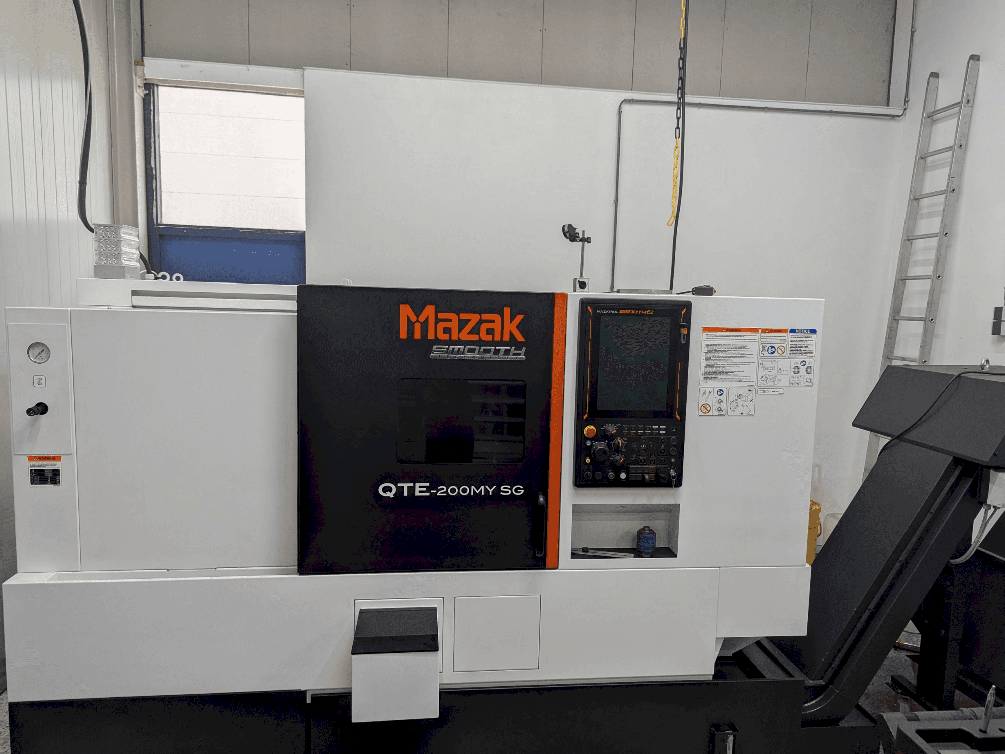 Makine Mazak QTE-200MY SG - Önden görünüm