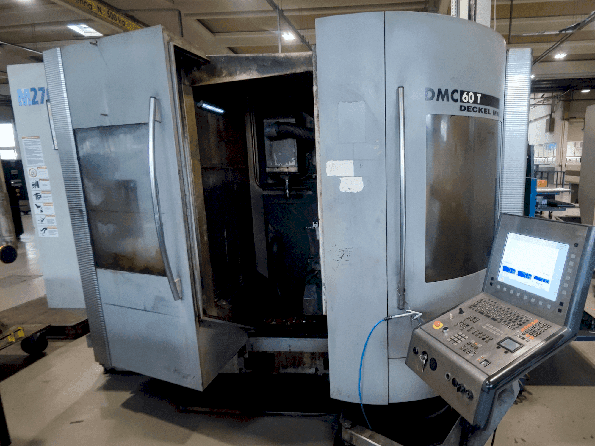 Makine  DECKEL MAHO DMC 60T - Önden görünüm