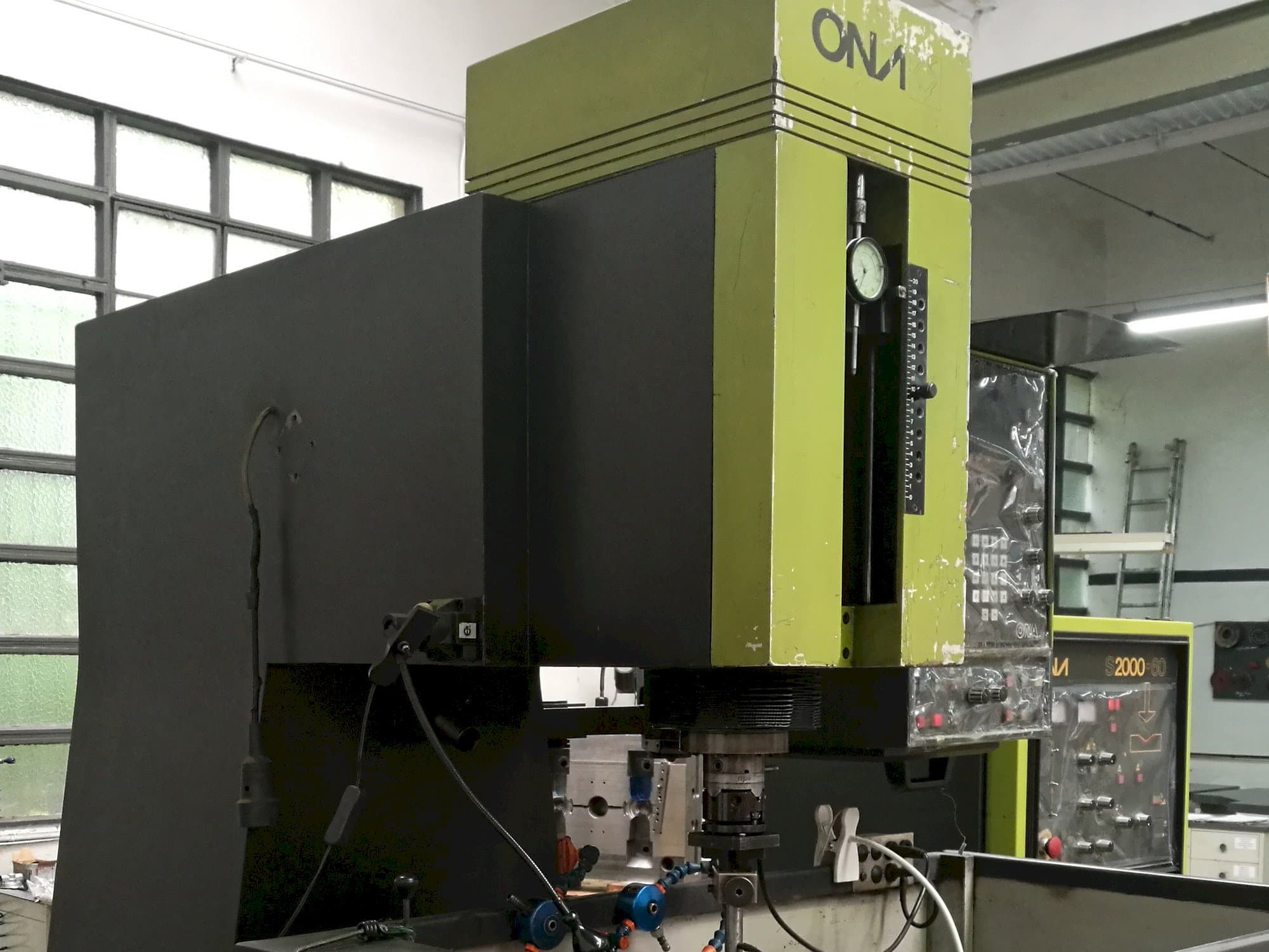 Makine  ONA IN 260 - Sol görünüm