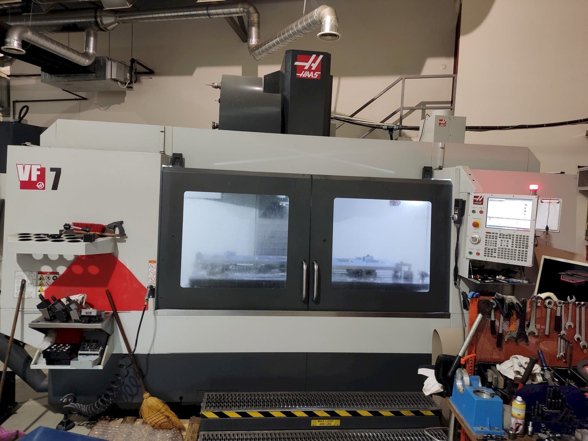 Makine HAAS VF-7 - Önden görünüm