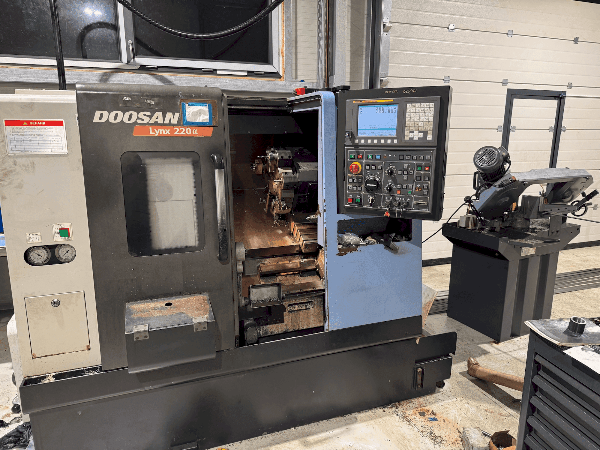 Makine DOOSAN Lynx 220 Alpha - Önden görünüm