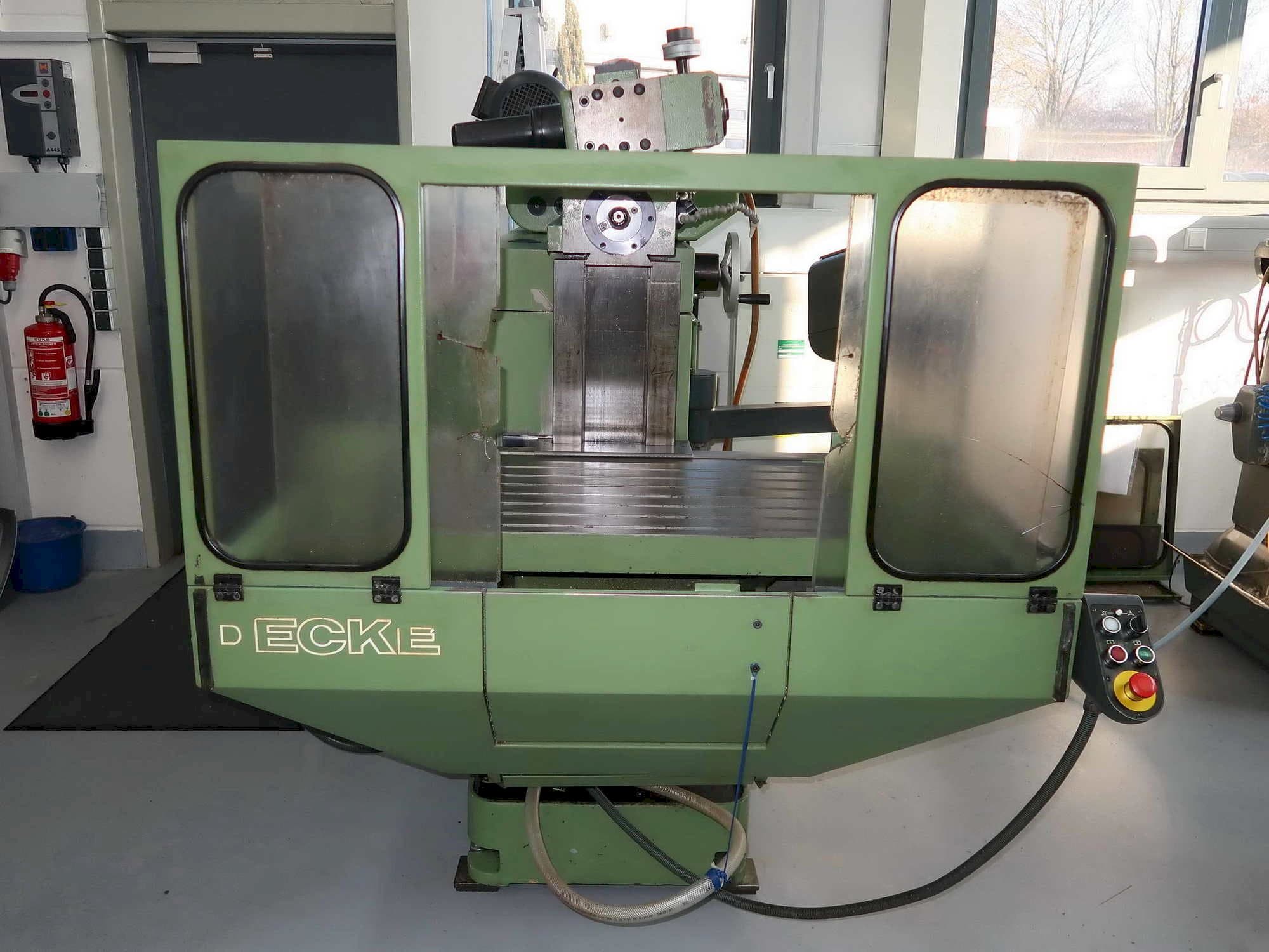 Makine  DECKEL MAHO FP4MA - Önden görünüm