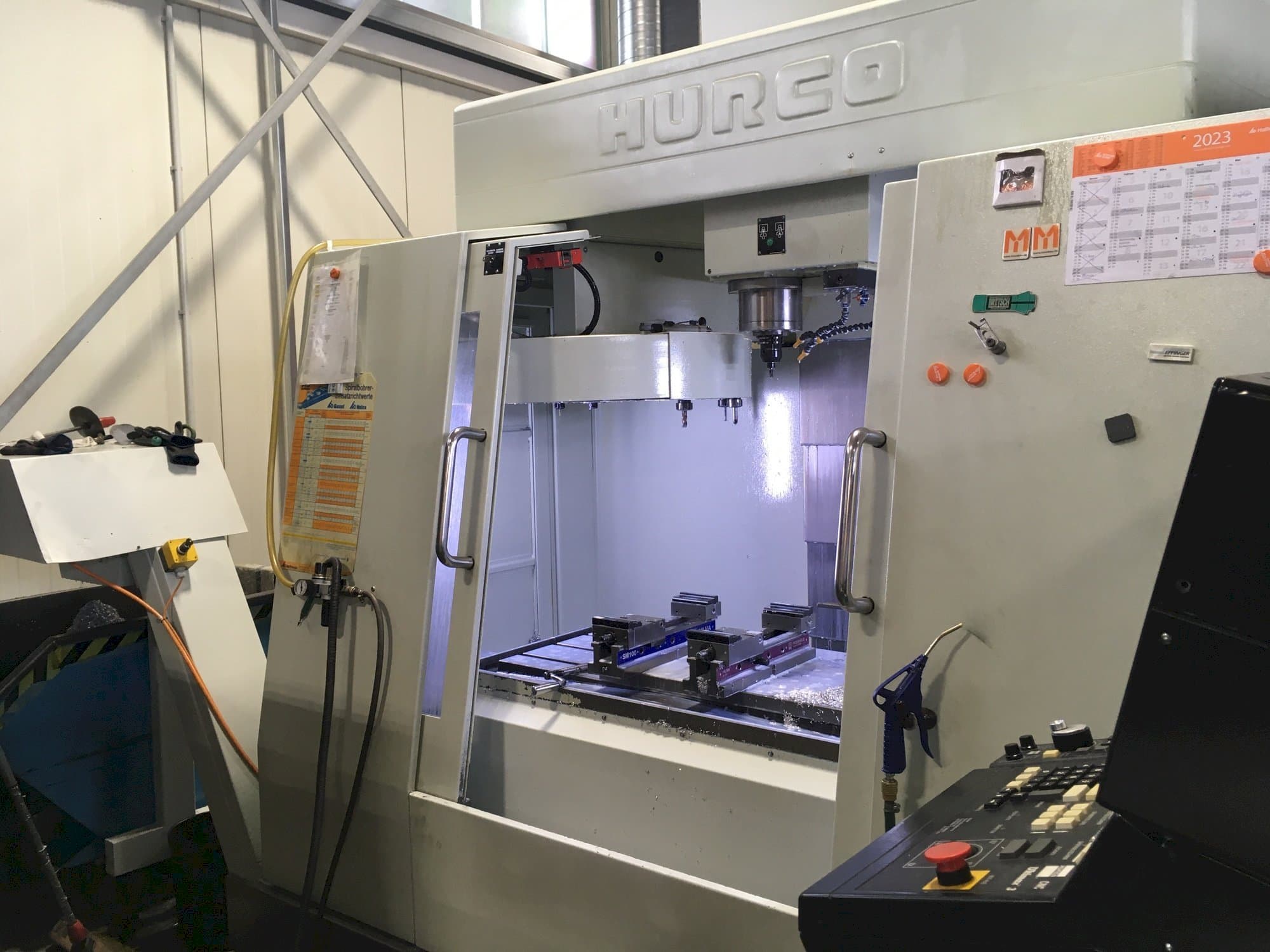 Makine Hurco BAC 30 HTM - Önden görünüm