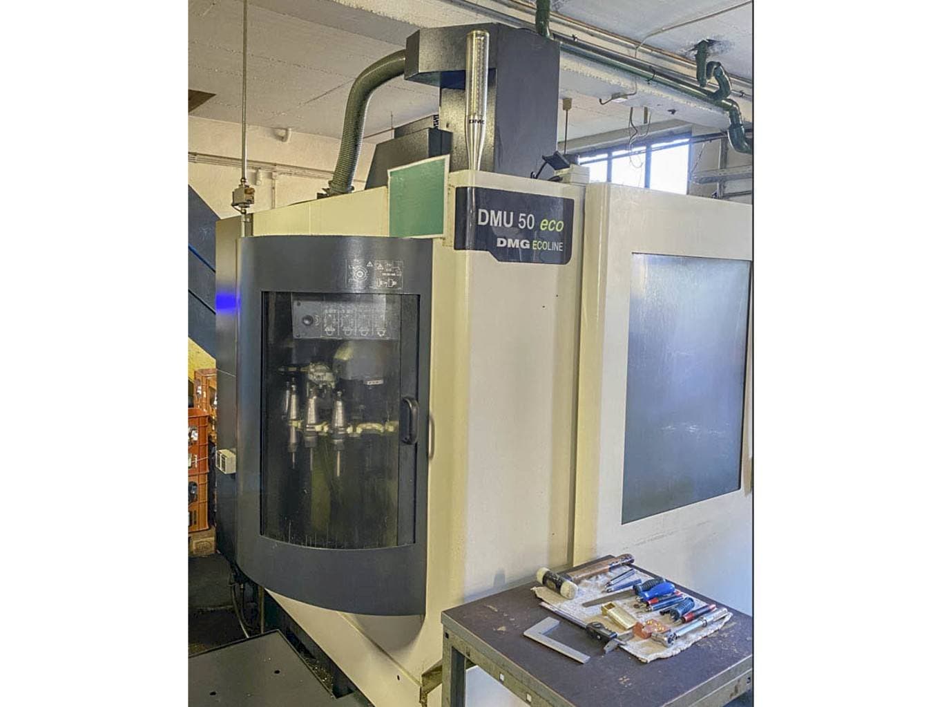 Makine DMG MORI DMU 50 eco - Önden görünüm