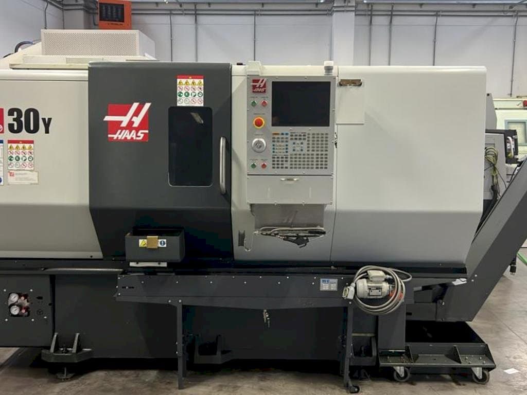 Makine HAAS DS30Y - Önden görünüm