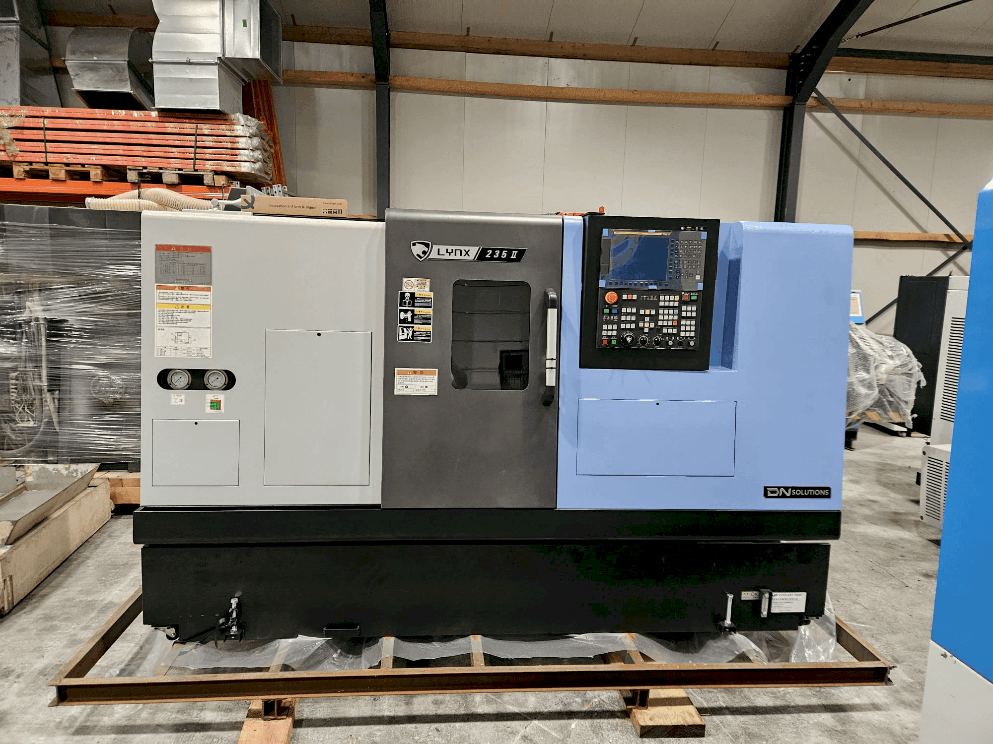 Makine DOOSAN Lynx 235II - Önden görünüm