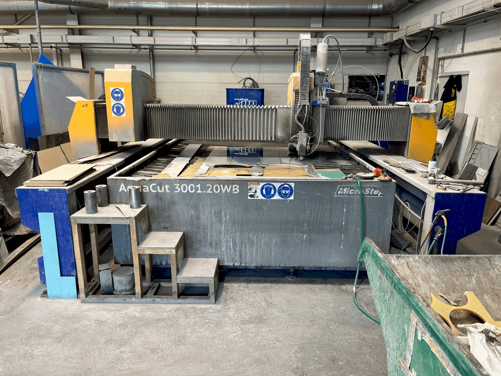 Makine  MicroStep AquaCut 3001.20WB - Önden görünüm