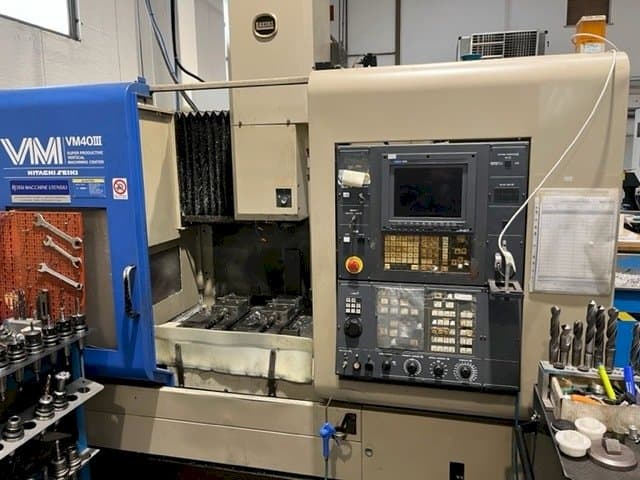 Makine HITACHI SEIKI VM40 - Önden görünüm