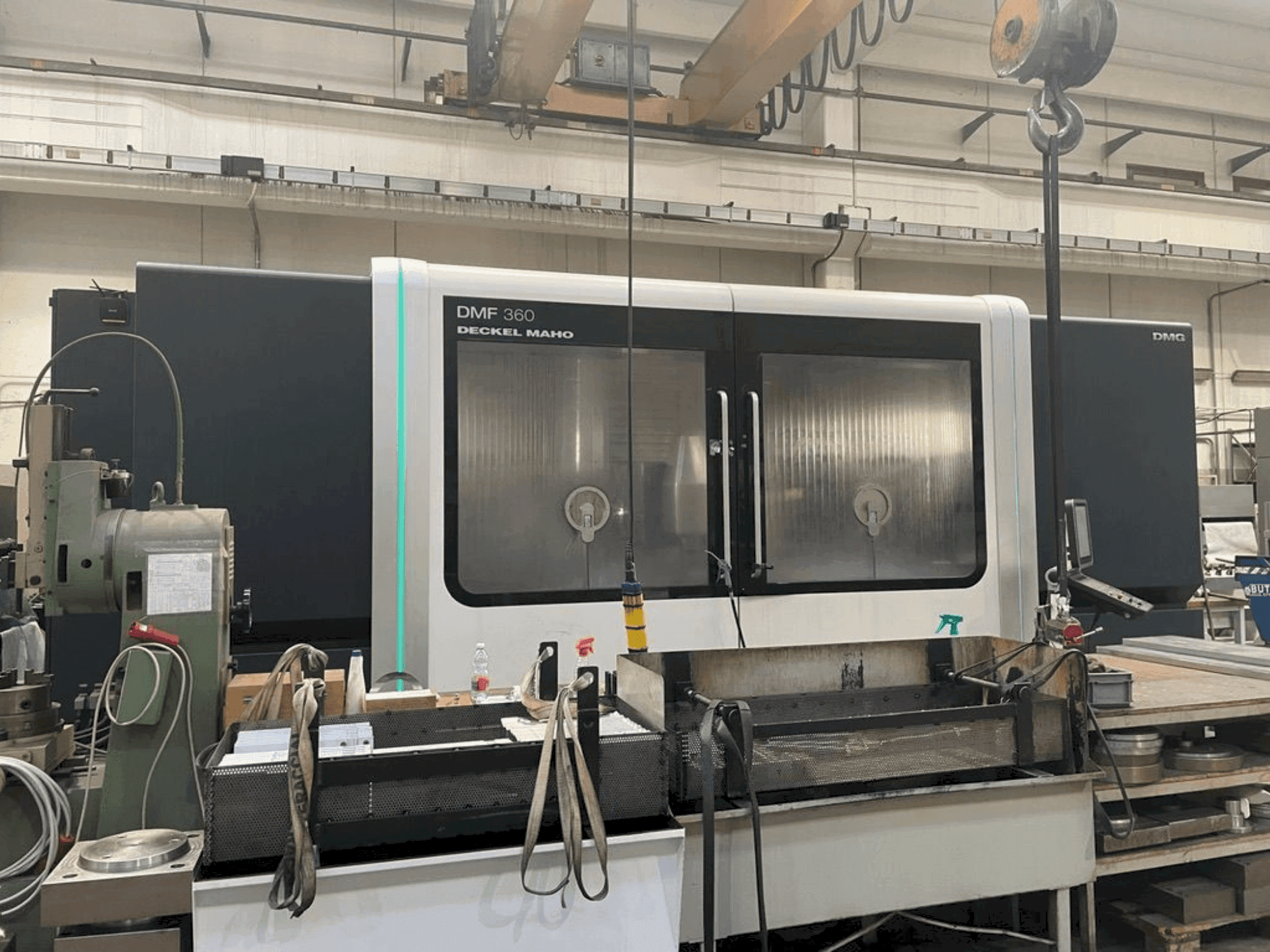 Makine DMG DMF 360 - Önden görünüm