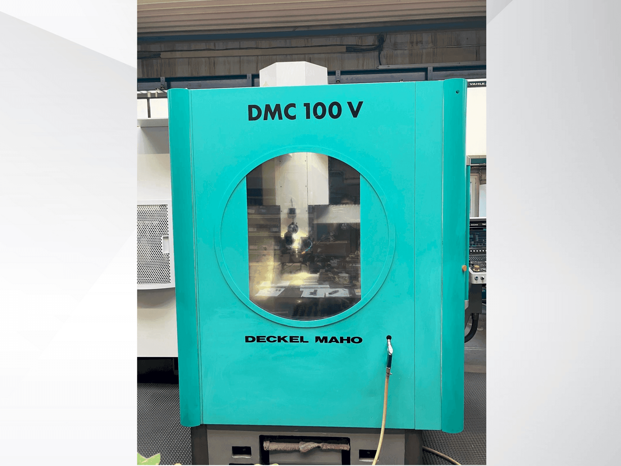 Makine DECKEL MAHO DMC 100V - Önden görünüm