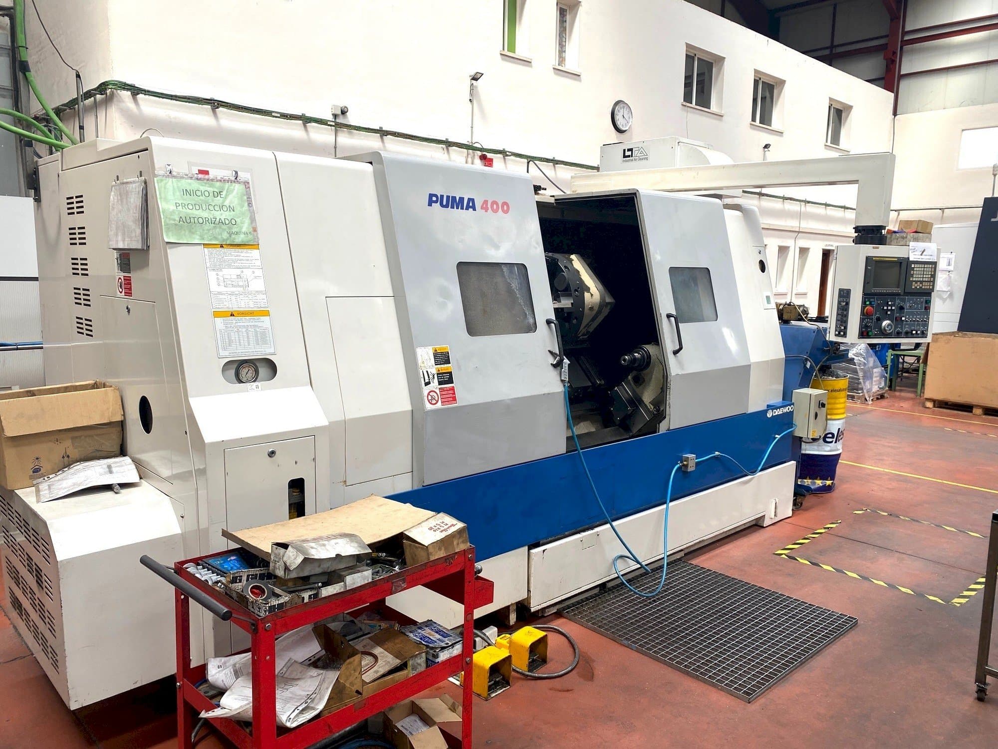 Makine DAEWOO PUMA 400 - Önden görünüm