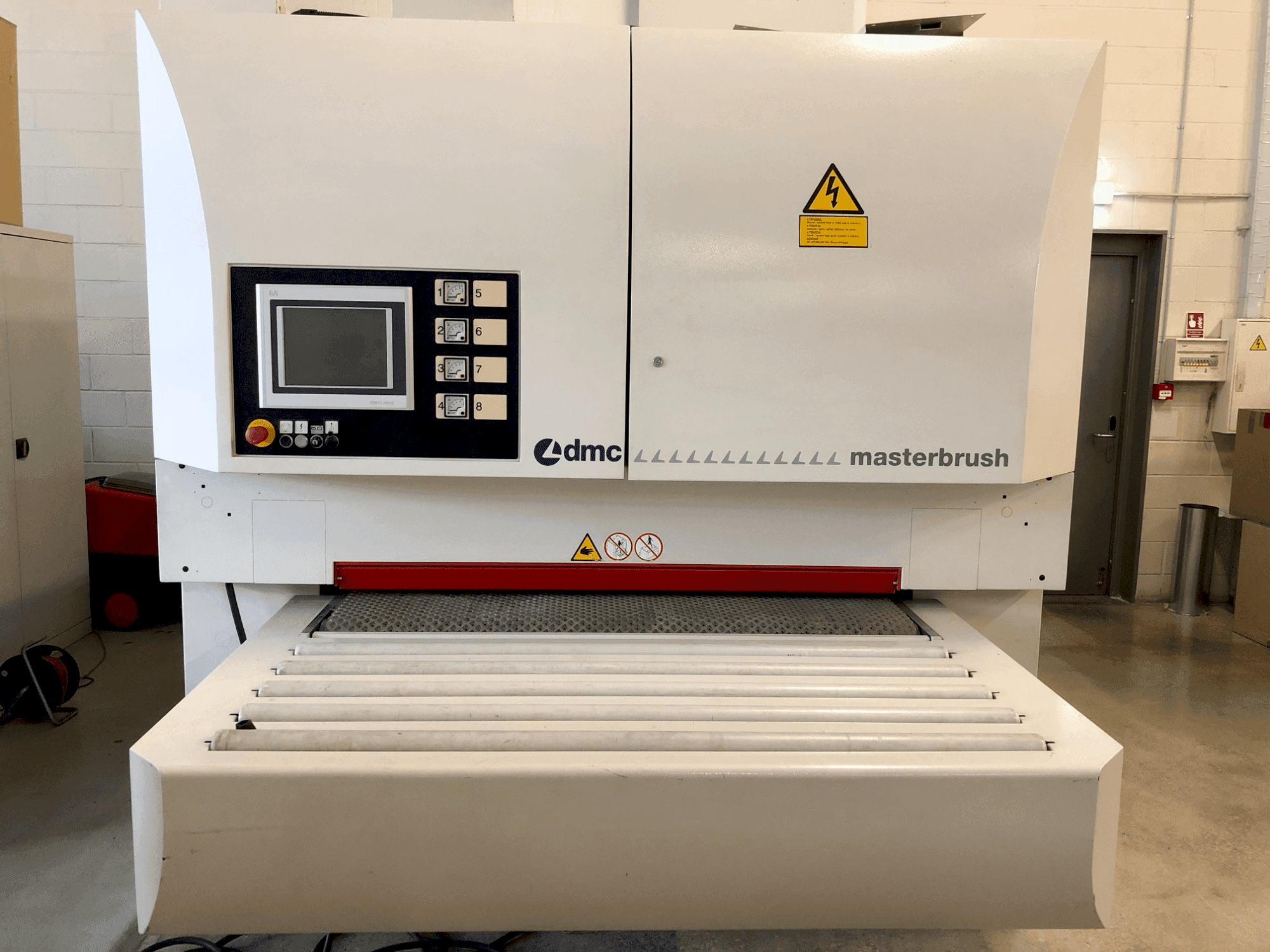 Makine DMC MASTERBRUSH MB 1350 M4 (2011) - Önden görünüm