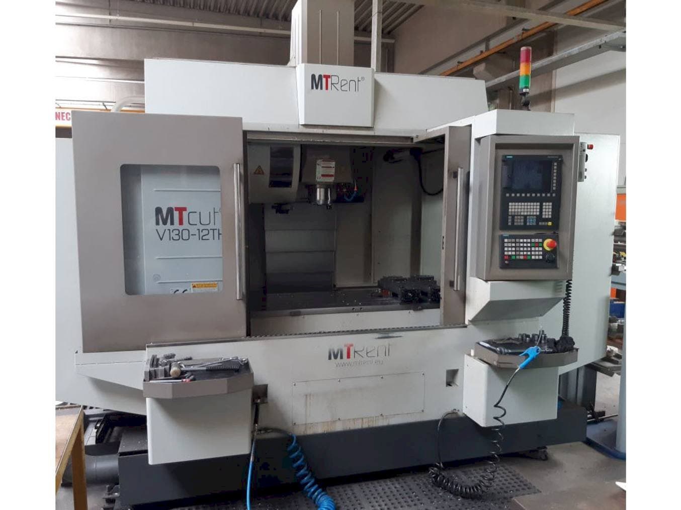 Makine MTcut V130-12TH - Önden görünüm